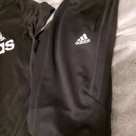 Boys Adidas outfit - Picture 5 of 6
